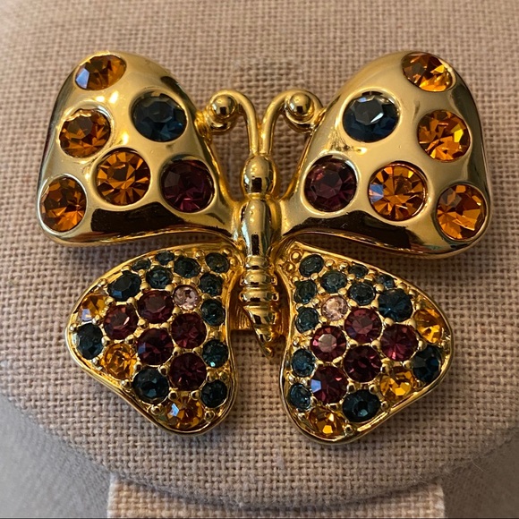 Joan Rivers Set - Picture 2 of 7